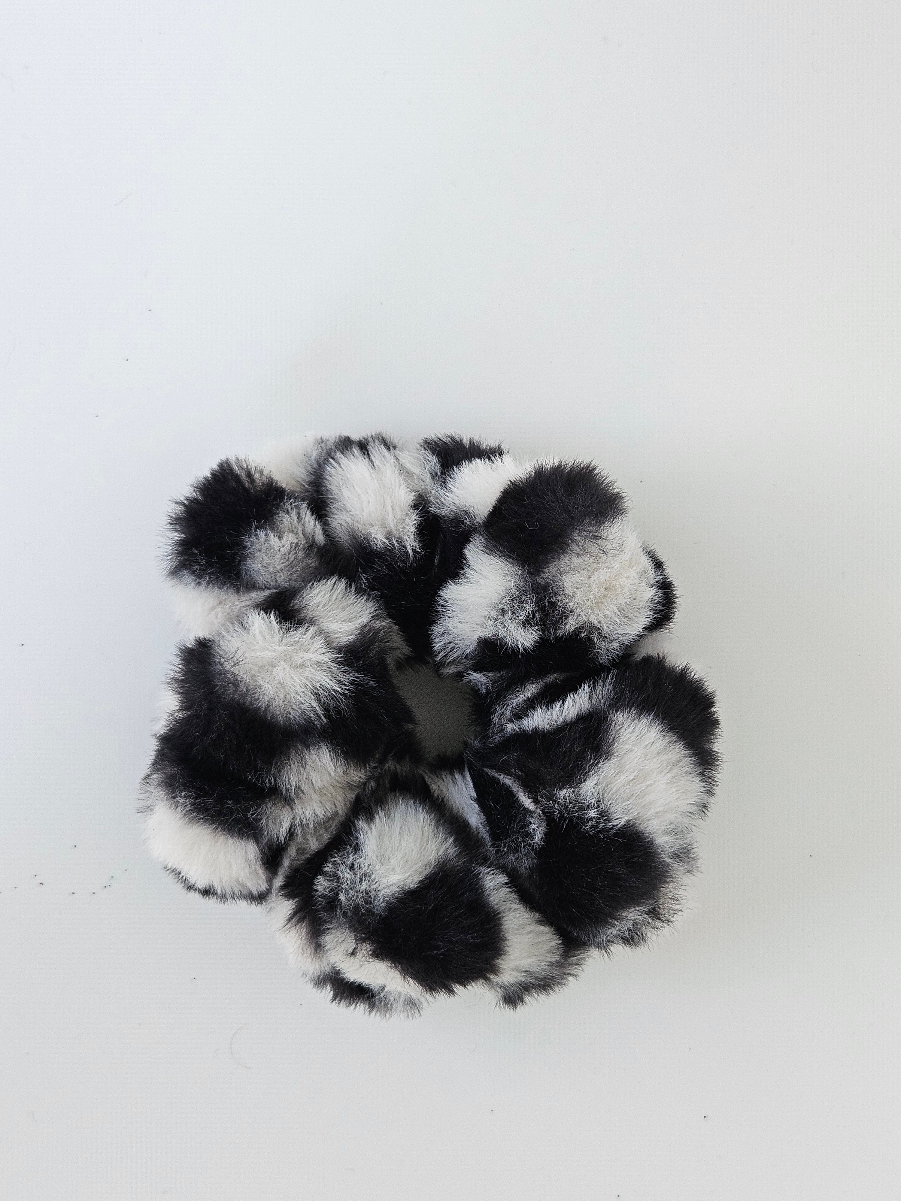 Teddy Fluffy Scrunchie White Print