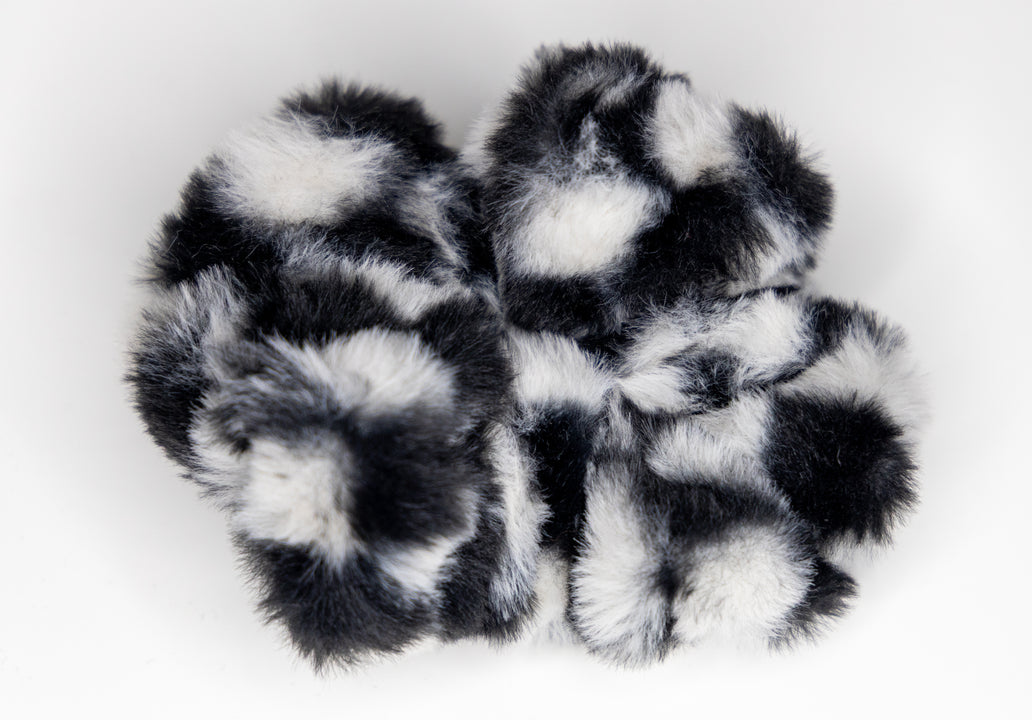 Chess board faux fur scrunchie