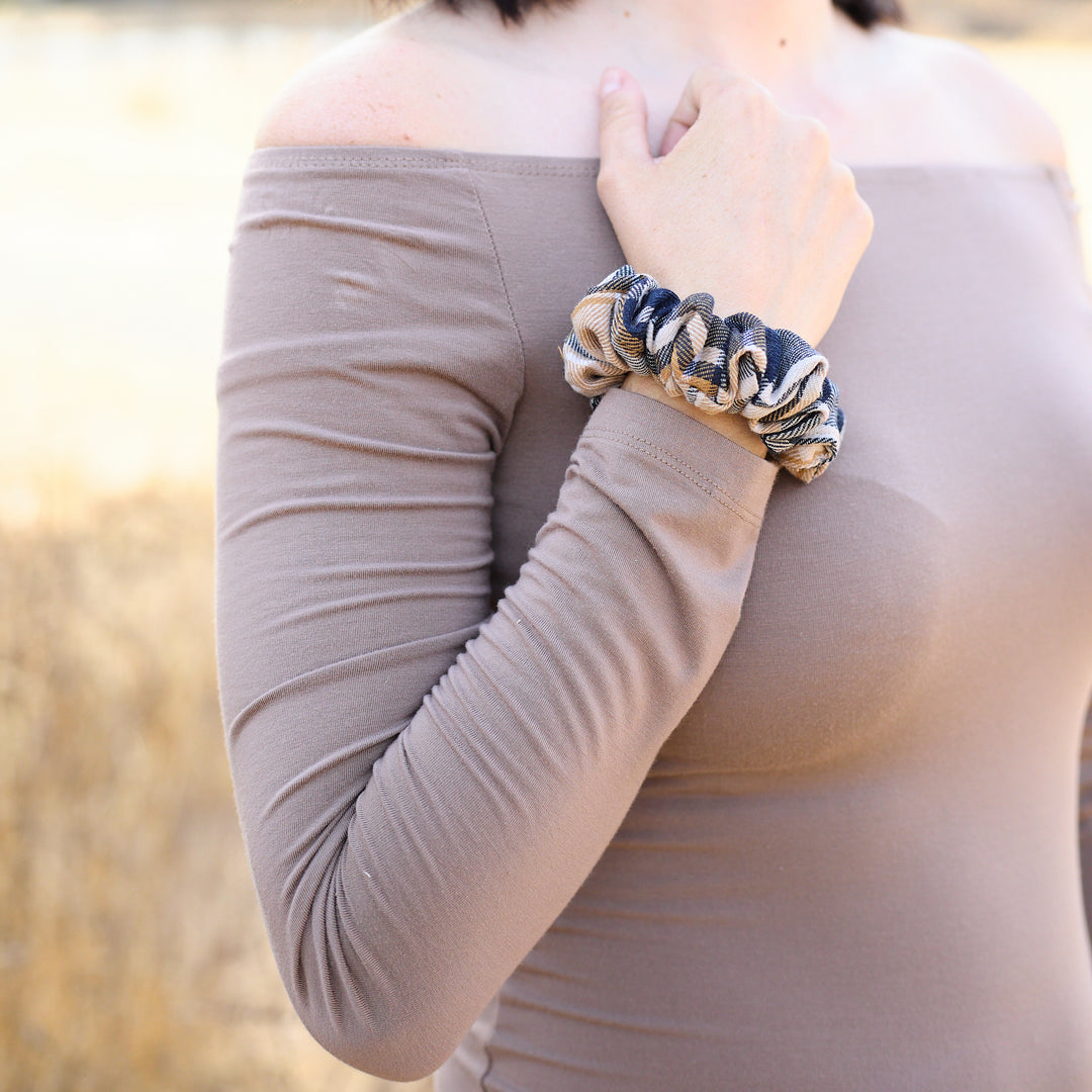 Plaid Scrunchie Beige & Blue